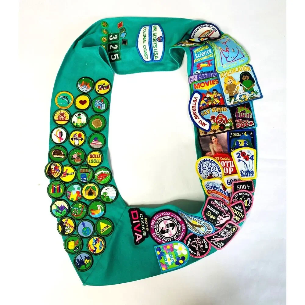 Vintage Girl Scouts USA Green Sash Full of Merit Badges Patches Sewn